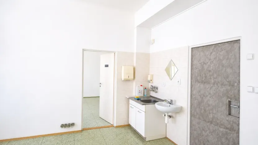 Pronájem ordinace, Karlovy Vary, Kpt. Jaroše, 79 m2