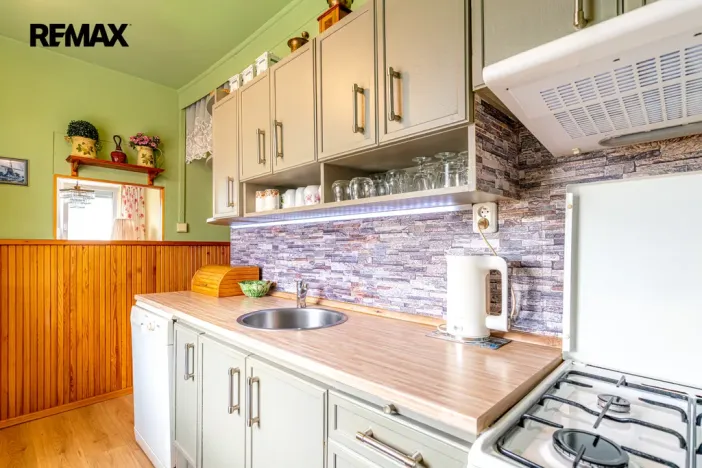 Prodej bytu 3+1, Praha - Kyje, Bajgarova, 68 m2