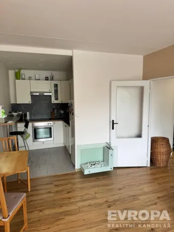 Pronájem bytu 2+kk, Praha - Hloubětín, Kardašovská, 43 m2