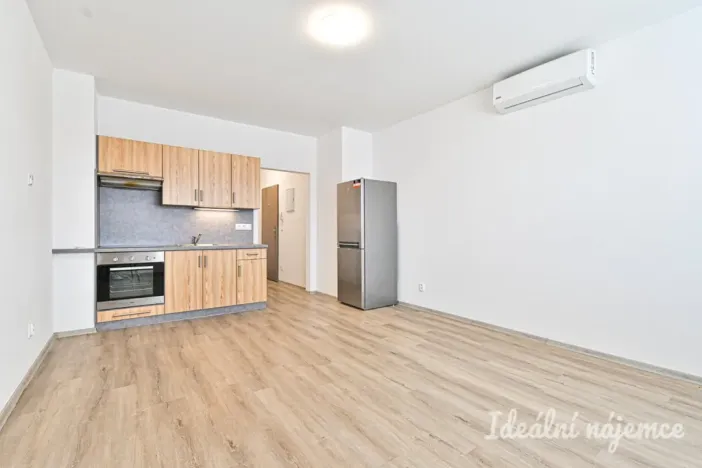 Pronájem bytu 1+kk, Brno, Svitavská, 33 m2