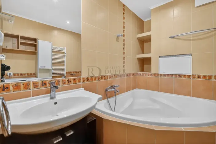 Pronájem bytu 2+kk, Praha - Michle, Novobohdalecká, 40 m2