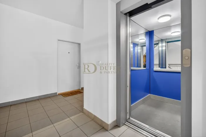 Pronájem bytu 2+kk, Praha - Michle, Novobohdalecká, 40 m2