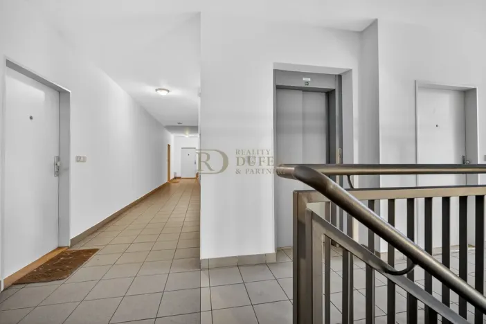 Pronájem bytu 2+kk, Praha - Michle, Novobohdalecká, 40 m2