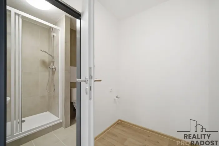 Pronájem bytu 1+kk, Pardubice, Palackého třída, 32 m2