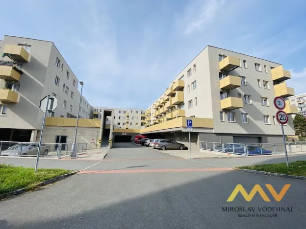 Pronájem bytu 1+kk, Hradec Králové - Nový Hradec Králové, Jana Masaryka, 38 m2
