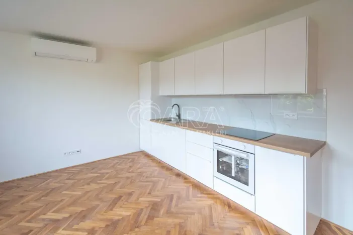 Pronájem bytu 2+kk, Praha - Žižkov, Na Balkáně, 45 m2