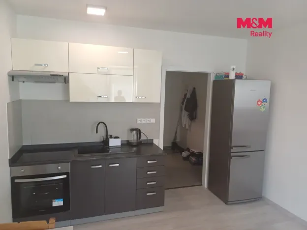 Pronájem bytu 1+kk, Týn nad Vltavou, Komenského, 20 m2
