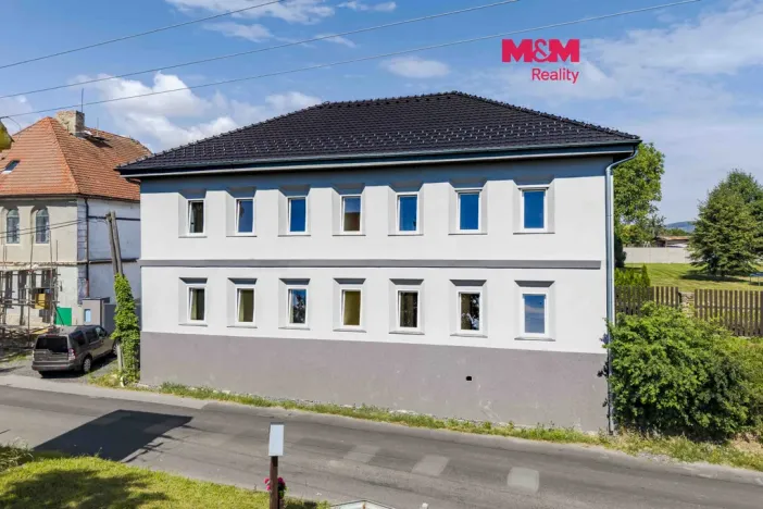 Pronájem rodinného domu, Vrátno, 302 m2