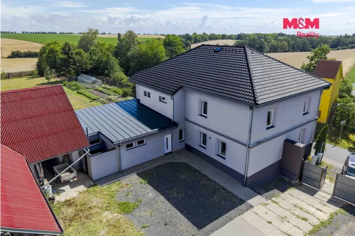 Pronájem rodinného domu, Vrátno, 302 m2