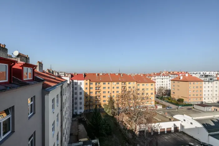 Prodej bytu 2+kk, Praha, Jeseniova, 61 m2