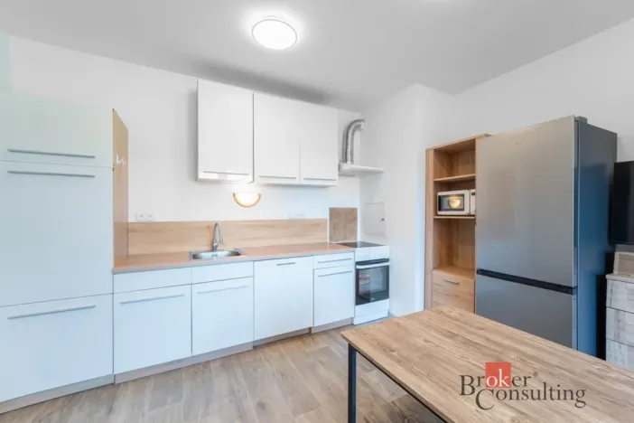 Prodej bytu 2+kk, Neslovice, Lesní, 72 m2