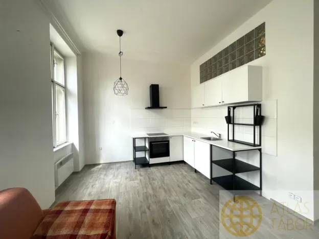 Pronájem bytu 1+1, Tábor, 9. května, 50 m2