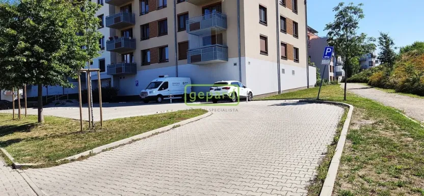 Prodej garážového stání, Praha, 14 m2