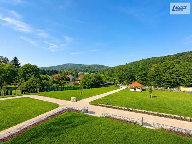 Pronájem bytu 1+kk, Jince, Slavíkova, 27 m2