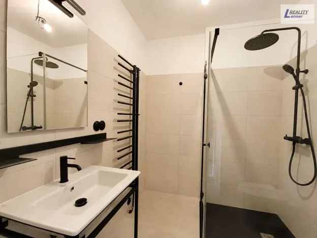 Pronájem bytu 1+kk, Jince, Slavíkova, 27 m2