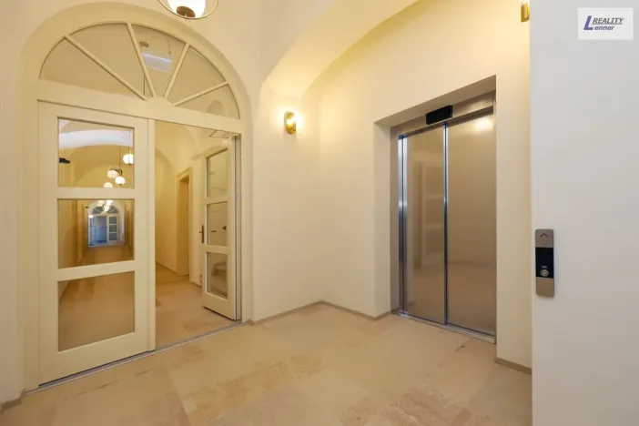 Pronájem bytu 1+kk, Jince, Slavíkova, 27 m2