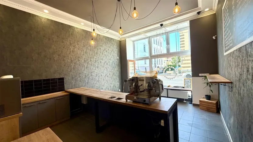 Pronájem obchodního prostoru, Cheb, Májová, 35 m2