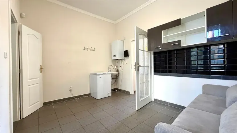 Pronájem obchodního prostoru, Cheb, Májová, 35 m2