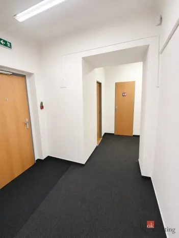 Pronájem kanceláře, Rokycany - Střed, Masarykovo náměstí, 180 m2