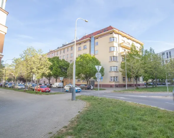 Prodej bytu 2+kk, Praha - Holešovice, U Uranie, 40 m2