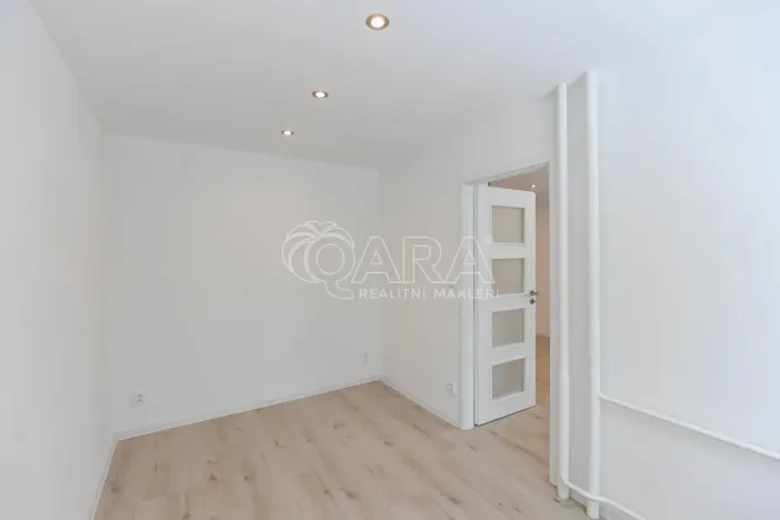 Prodej bytu 2+kk, Praha - Krč, Hurbanova, 39 m2