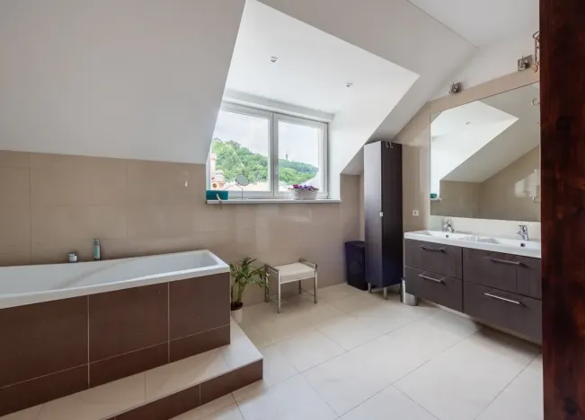 Prodej bytu 4+kk, Praha - Malá Strana, Zborovská, 173 m2