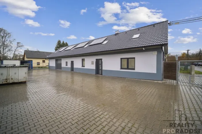 Pronájem skladu, Pardubice, V Uličce, 174 m2