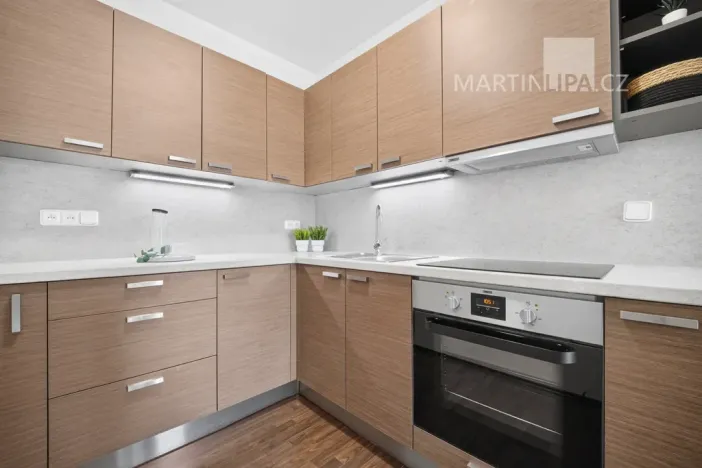 Prodej bytu 2+kk, Praha - Kobylisy, Famfulíkova, 43 m2