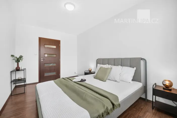Prodej bytu 2+kk, Praha - Kobylisy, Famfulíkova, 43 m2