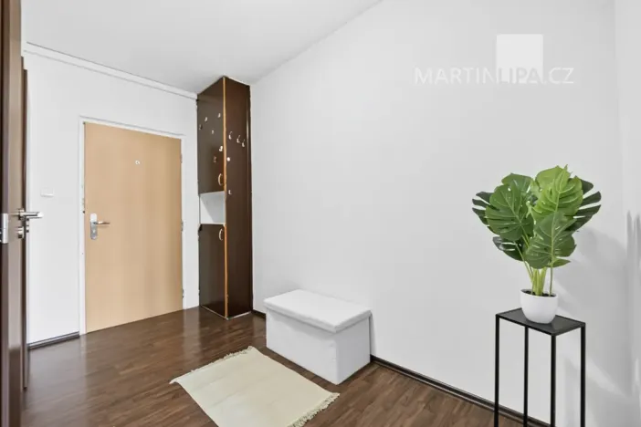Prodej bytu 2+kk, Praha - Kobylisy, Famfulíkova, 43 m2