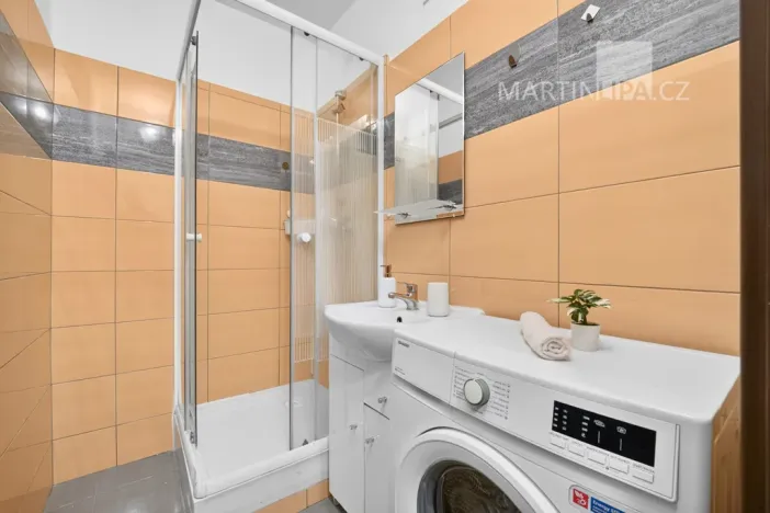 Prodej bytu 2+kk, Praha - Kobylisy, Famfulíkova, 43 m2