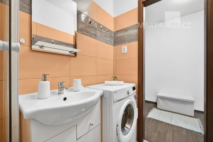 Prodej bytu 2+kk, Praha - Kobylisy, Famfulíkova, 43 m2