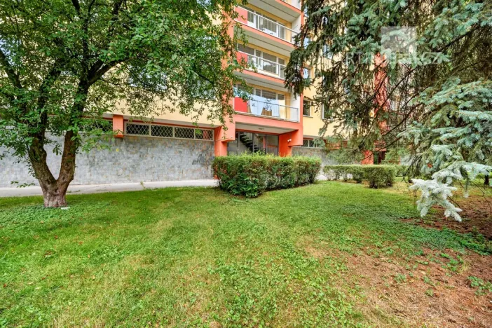 Prodej bytu 2+kk, Praha - Kobylisy, Famfulíkova, 43 m2