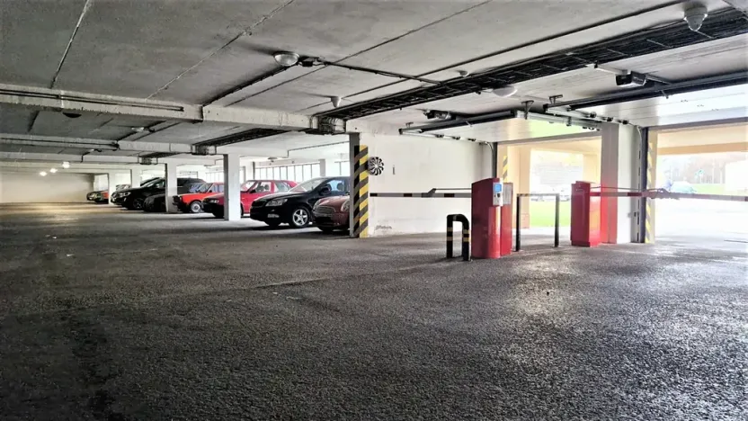 Prodej garážového stání, Brno, Voroněžská, 14 m2