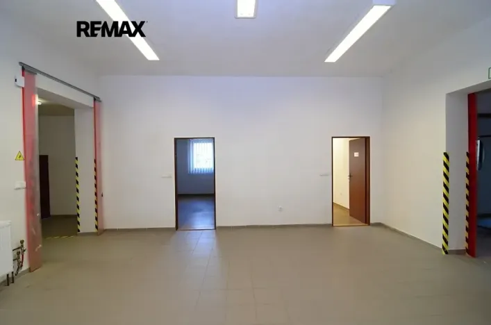 Pronájem obchodního prostoru, Brněnec, 238 m2