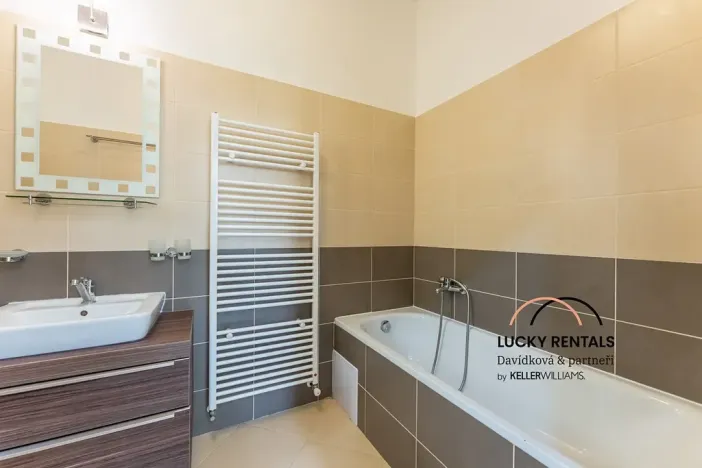 Pronájem bytu 1+kk, Praha - Vinohrady, Moravská, 49 m2