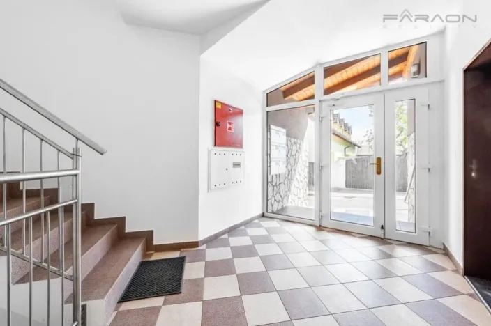 Pronájem bytu 1+kk, Praha - Lochkov, Cementářská, 43 m2