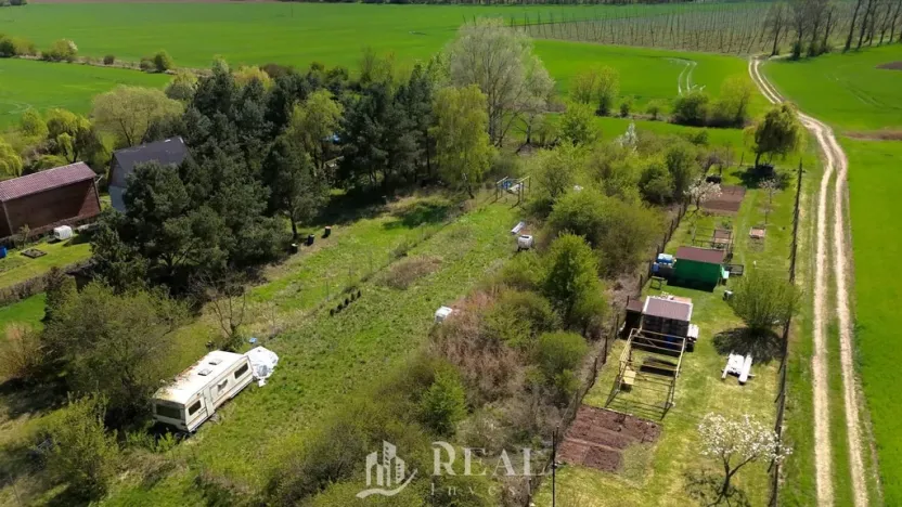 Prodej zahrady, Louny, 976 m2