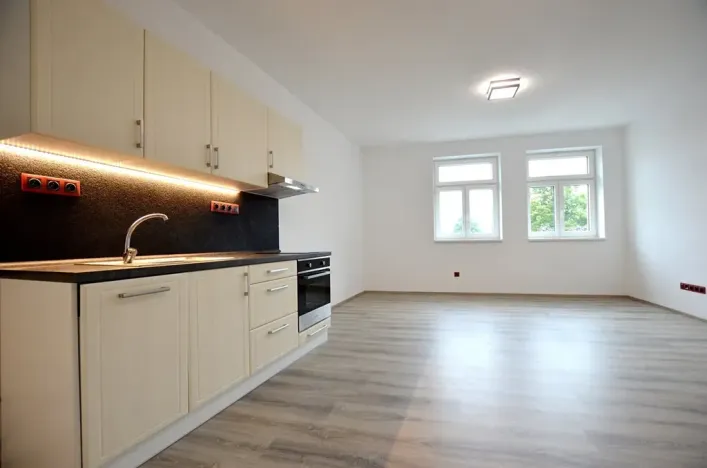 Pronájem bytu 2+kk, Humpolec, Horní náměstí, 43 m2
