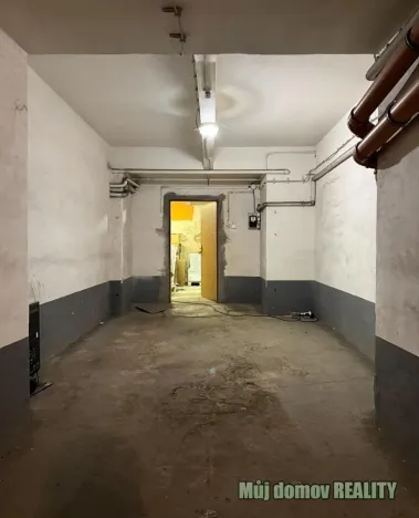 Pronájem skladu, Praha - Smíchov, 120 m2