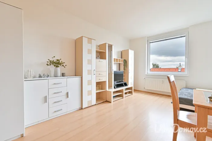 Prodej bytu 1+kk, Praha - Prosek, Nad šestikopy, 37 m2