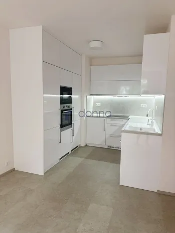 Pronájem bytu 2+kk, Praha, Křižíkova, 53 m2