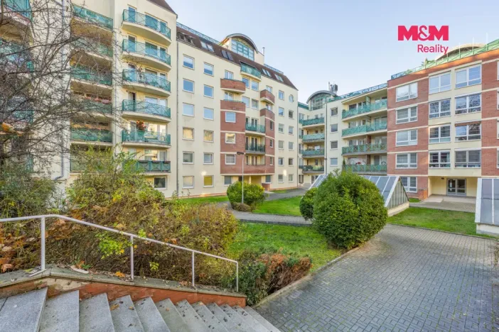 Pronájem bytu 2+kk, Praha - Žižkov, V kapslovně, 58 m2