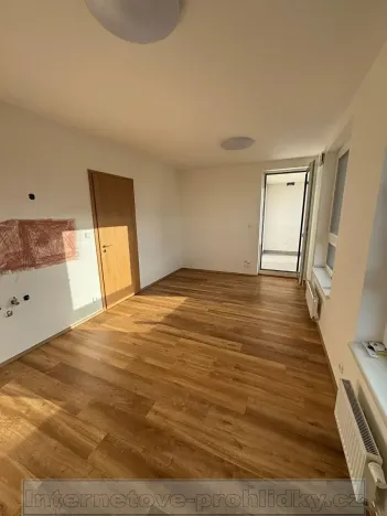 Pronájem bytu 1+kk, Praha - Hostavice, 32 m2