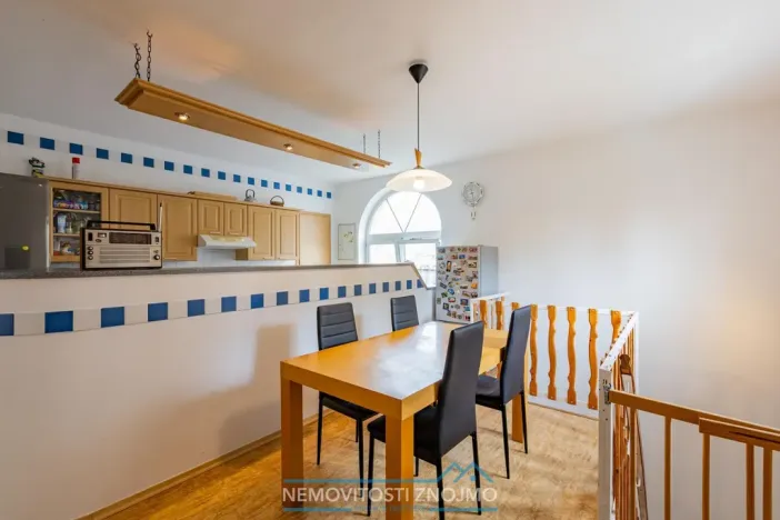 Prodej rodinného domu, Znojmo, Gagarinova, 229 m2
