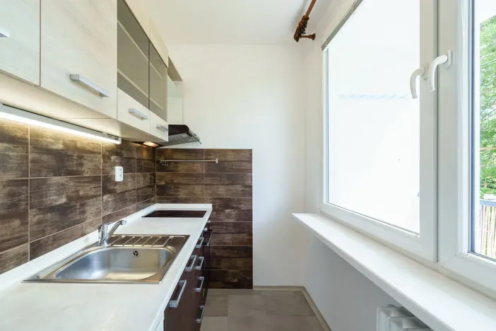 Prodej bytu 1+kk, Praha - Prosek, Veltruská, 33 m2