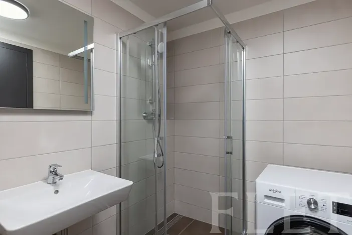 Pronájem bytu 1+kk, Praha - Hloubětín, Poděbradská, 33 m2