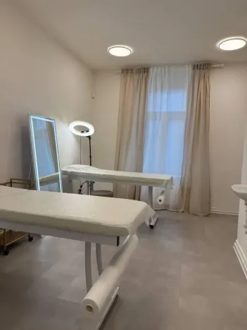 Pronájem obchodního prostoru, Praha - Vysočany, Trakční, 57 m2