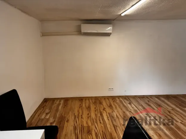 Pronájem bytu 2+kk, Opava, Bílovecká, 60 m2