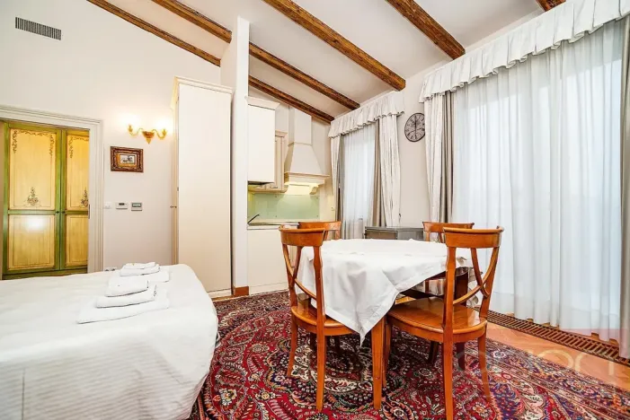 Pronájem bytu 1+kk, Praha - Vinohrady, Italská, 41 m2